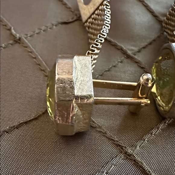 1970’s Masculine Hickok Round Green Gold Mesh Wrap Cufflinks. Good Condition